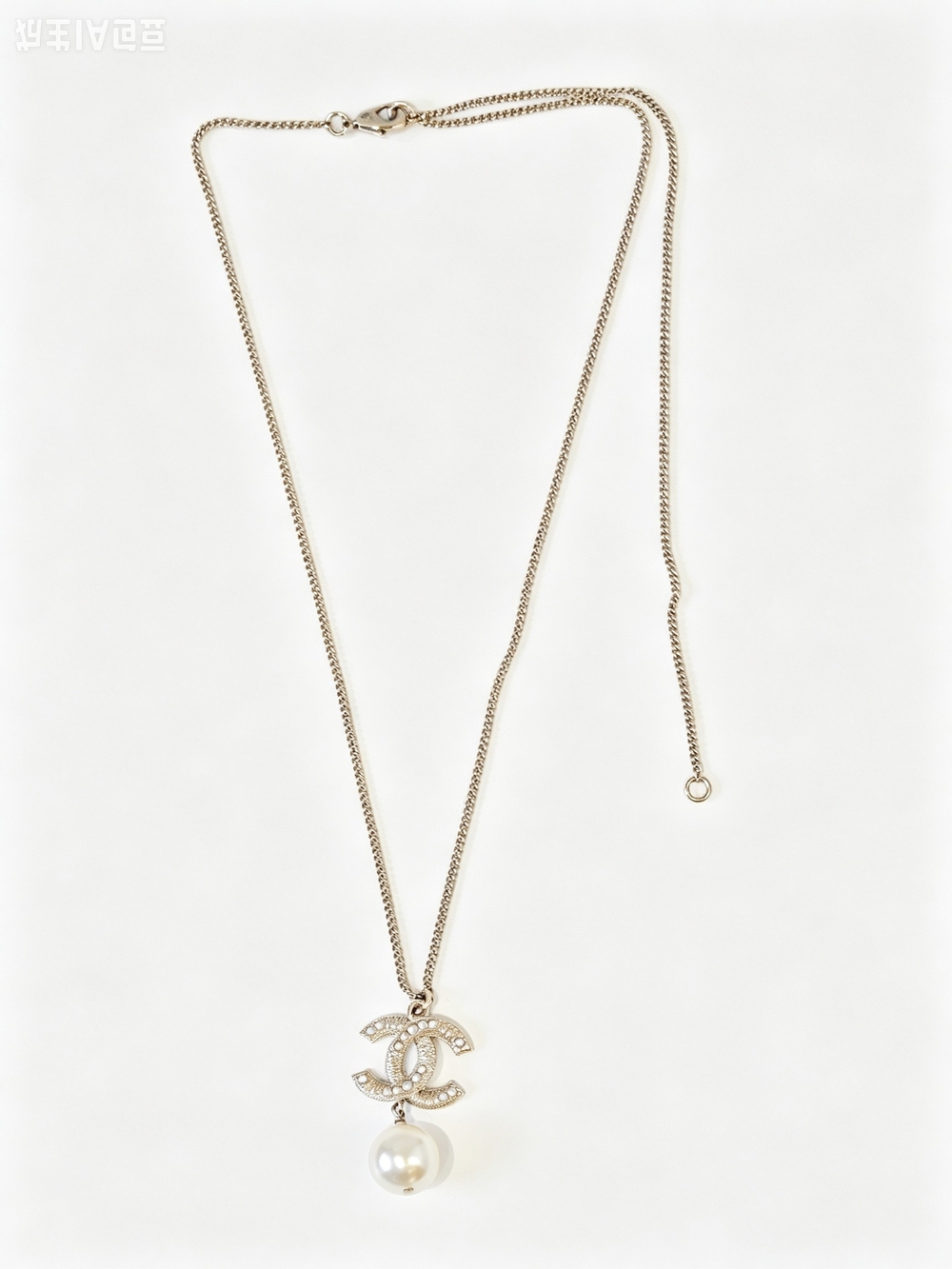 Chanel Pearl CC necklace